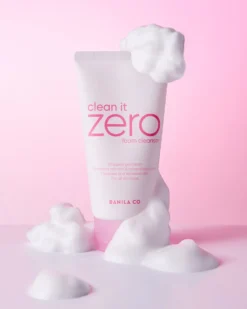 banila co foam cleanser De diepreinigende mousserende foamcleanser