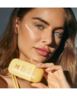 clay and glow daily spf50 high sunscreen Hoge zonnebescherming