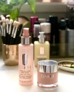 clinique moisture surge™ face spray thirsty skin relief GEZICHTSSPRAY - HYDRATEREND & KALMEREND