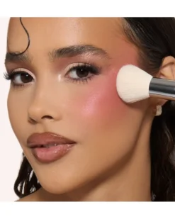 huda beauty diffusing cheek brush Blush Brush