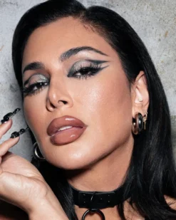 huda beauty pretty grunge 18W EYESHADOW PALETTE